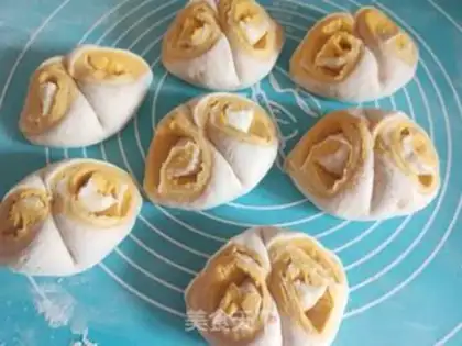 Make Pumpkin double rolls step 12