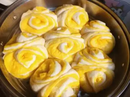Make Pumpkin double rolls step 14
