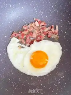 Make Quick bacon egg sandwich step 1