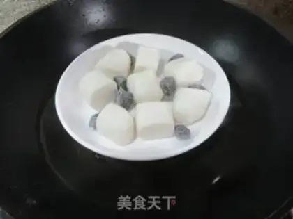 Make Black sesame pig cake step 4