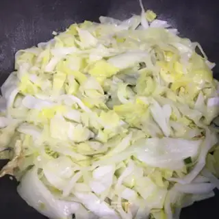 Make Eggs and cabbage step 4
