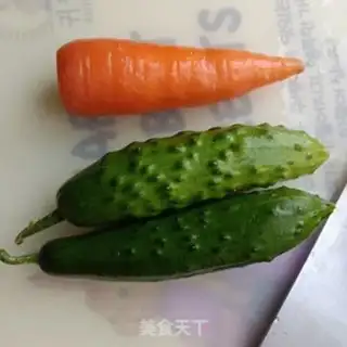 Make cucumber shrimp step 0