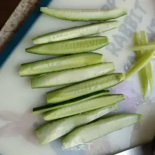 Make cucumber shrimp step 1