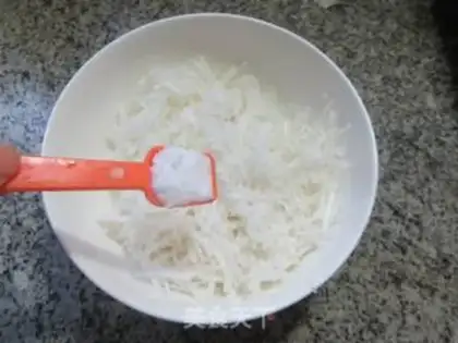 Make Shrimp roll step 4