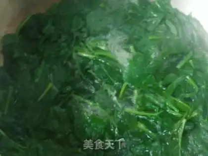 Make Handy spinach noodles step 1