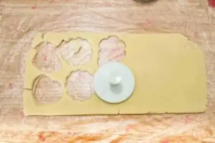 Make Strawberry sauce cookies step 9
