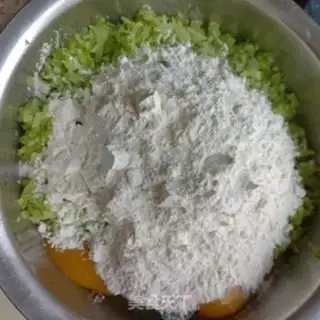 Make Roachballs step 1
