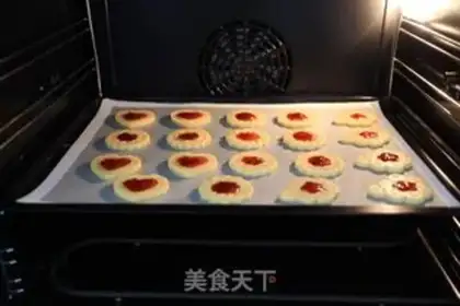 Make Strawberry sauce cookies step 12