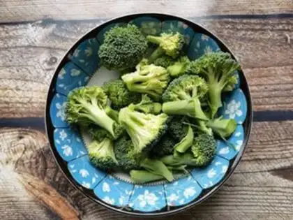 Make Sea cucumber with broccoli step 0