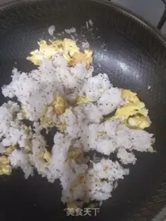 Make Egg fried rice step 2