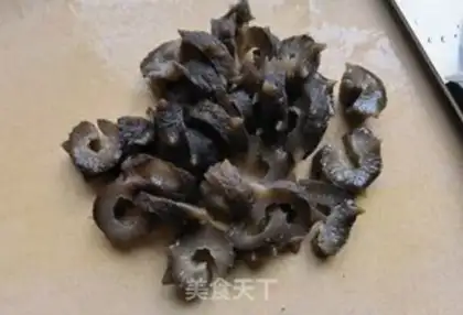 Make Sea cucumber with broccoli step 4