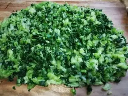 Make Hot noodles egg box step 2