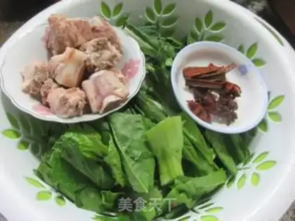 Make Soup of mushroom beef eggs step 4