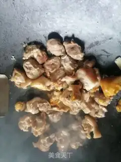 Make Red burning pig hoof step 3