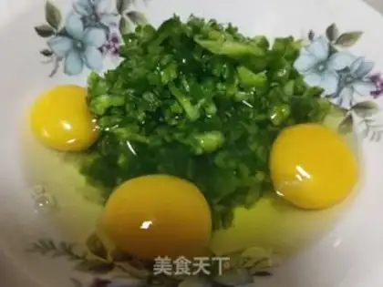 Make Pyramid fried eggs step 2