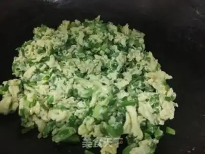 Make Pyramid fried eggs step 6
