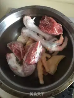 Make Claw claw radish soup step 0