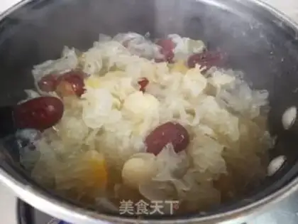 Make Silver-ear red-tree seed soup step 5