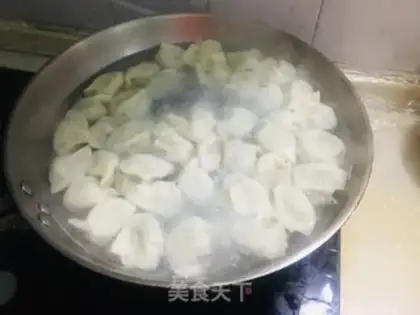 Make Big meat dumplings step 7