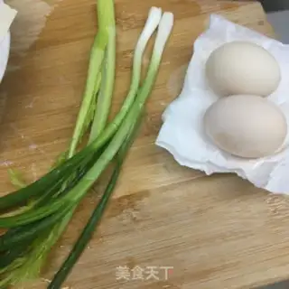 Make Eggs are fried tofu step 1