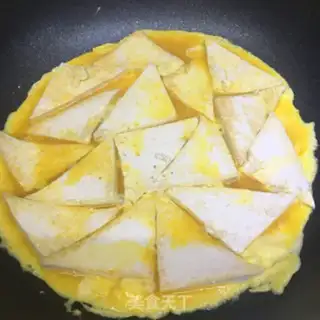 Make Eggs are fried tofu step 5