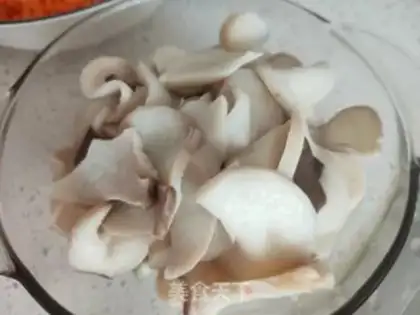Make Pork three-almond mushroom box step 8