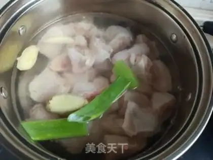 Make Precious chicken wings step 1