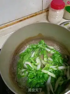Make Cook fish chips with green vegetables step 3