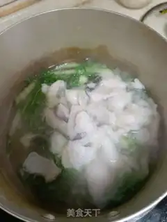 Make Cook fish chips with green vegetables step 4