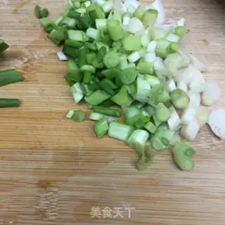 Make Scrambled onion eggs step 1