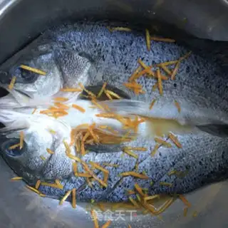Make Salt fried sea bass step 5
