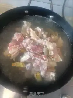 Make Cinnamon and a Montenegrin goat step 0