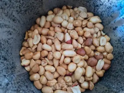 Make Peanut sesame honey soup step 1