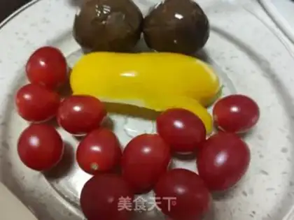 Make A halogen berries salad step 1