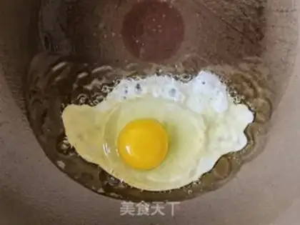 Make Fried eggs step 2