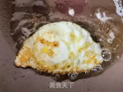 Make Fried eggs step 3