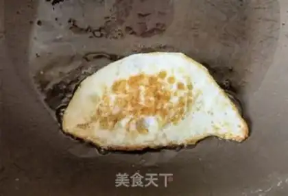 Make Fried eggs step 6