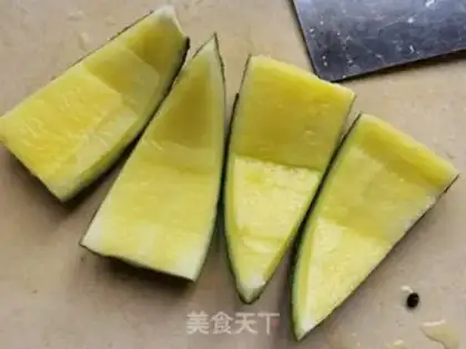 Make Garlic pepper with watermelon skin step 0