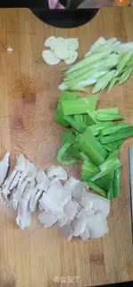 Make Garlic sprouts step 2