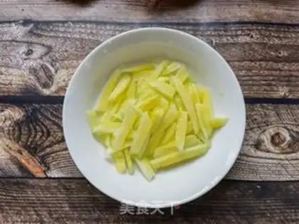Make Garlic pepper with watermelon skin step 3
