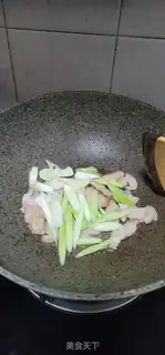 Make Garlic sprouts step 5