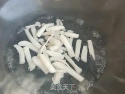 Make Scrambled eggs step 2