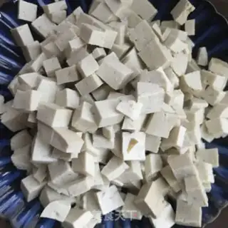 Make Red oil tofu soup step 1