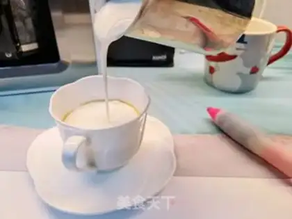 Make Iced latte step 3