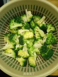 Make ♪ Burn the broccoli ♪ step 1