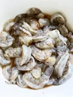 Make Spicy shrimp balls step 1