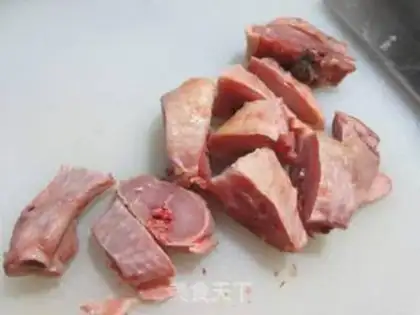 Make Chicken leg radish soup step 1
