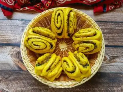 Make Pumpkin rolls step 24