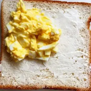Make And an egg sandwich step 4