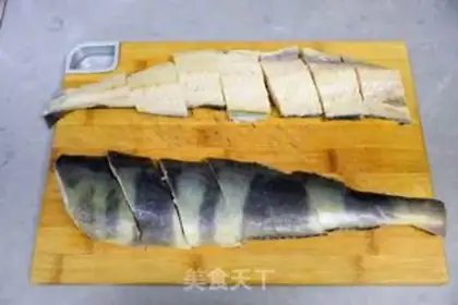 Make Red-hot six-line fish step 1